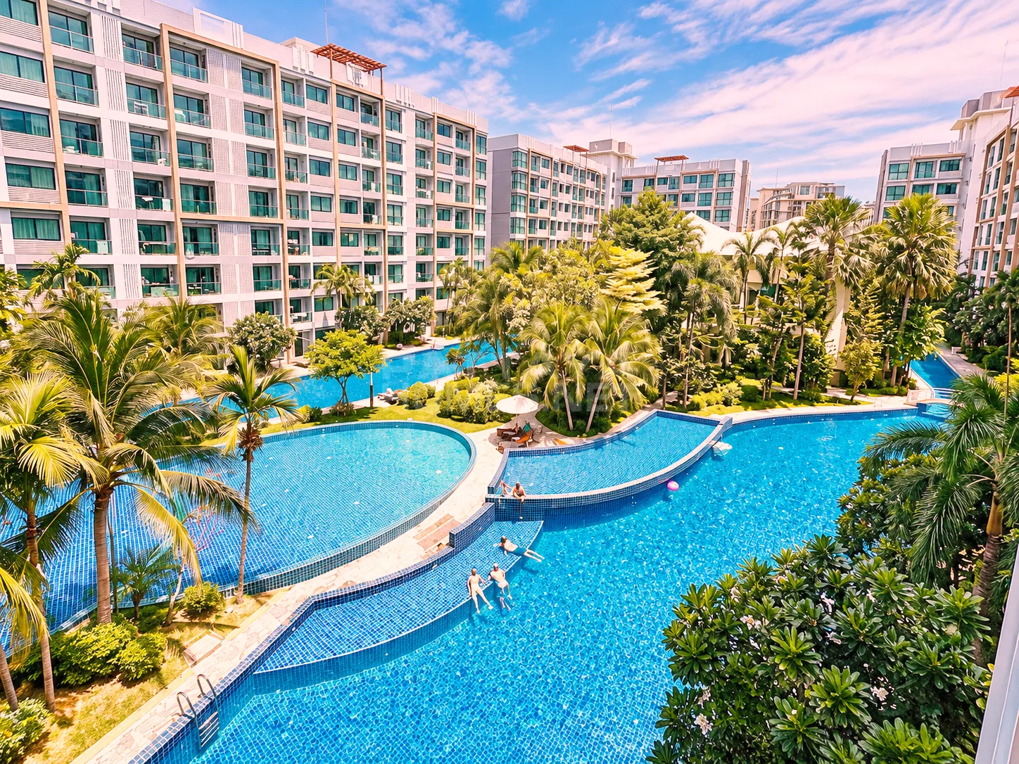 Dusit Grand Park 1 – 5