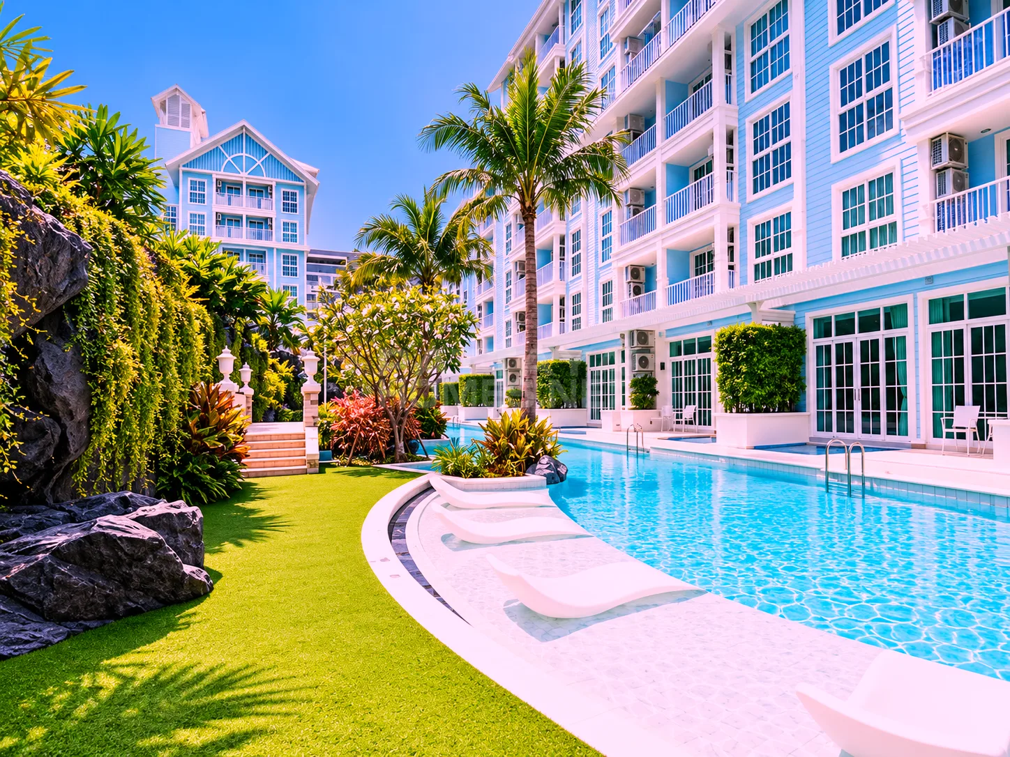 Grand Florida Beachfront Condo Resort Pattaya – 3