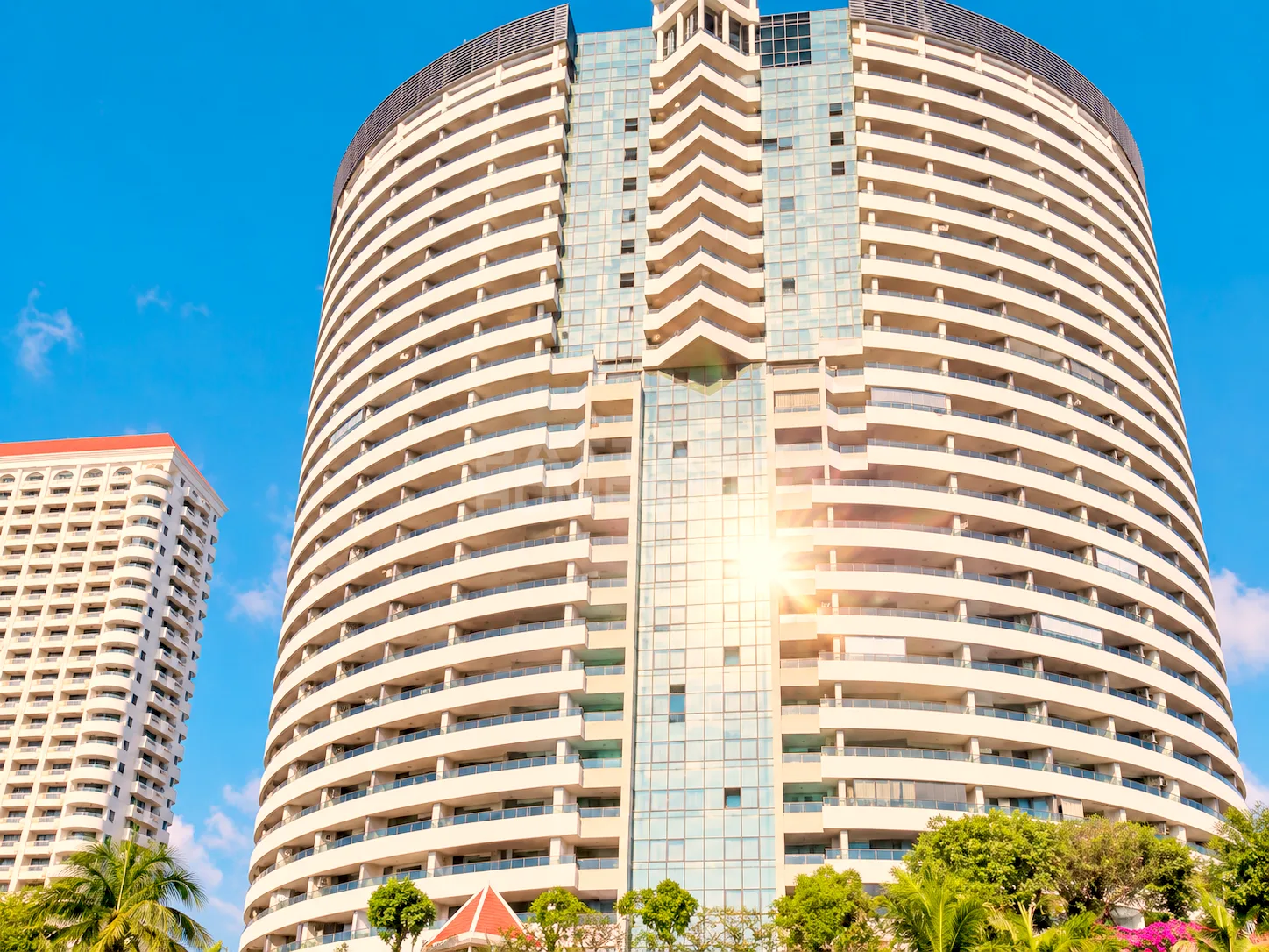 Jomtien Plaza Condotel – 1