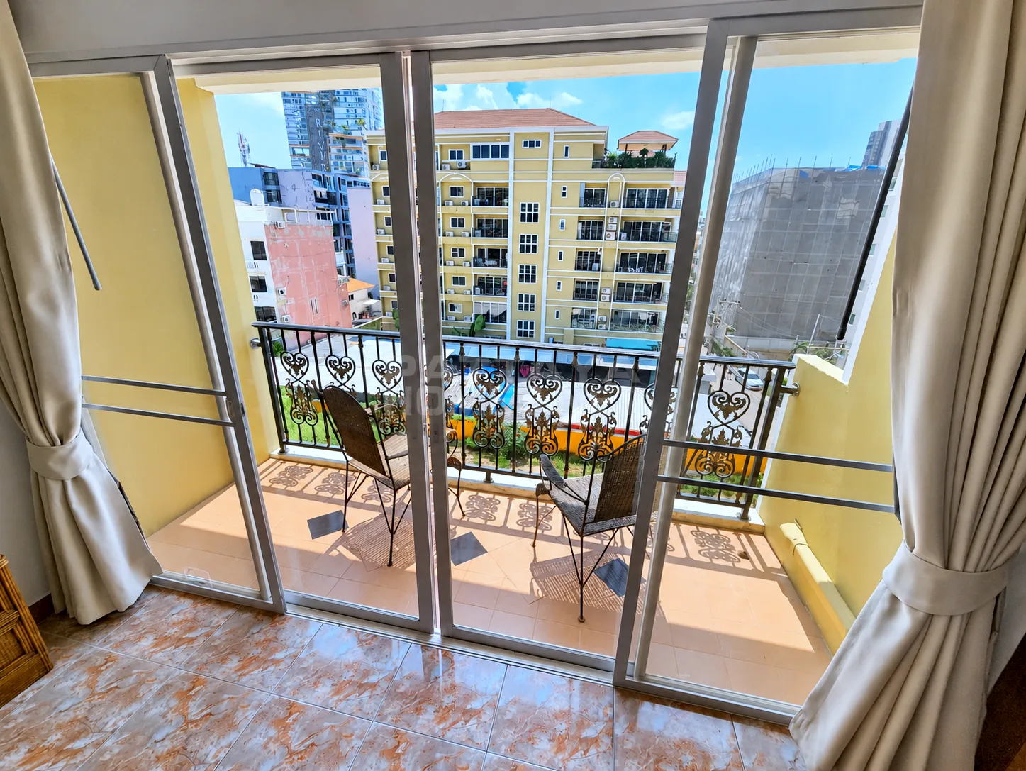 คอนโด 1 ห้องนอน ให้เช่าที่ Siam Oriental Condominium – 8