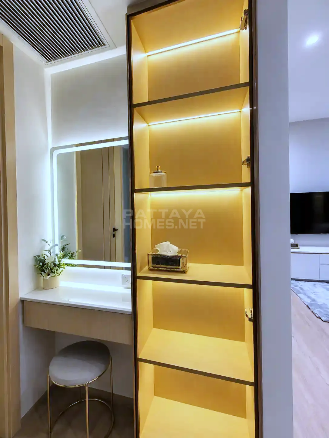 คอนโด 1 ห้องนอน ให้เช่าที่ Arom Wongamat – 9