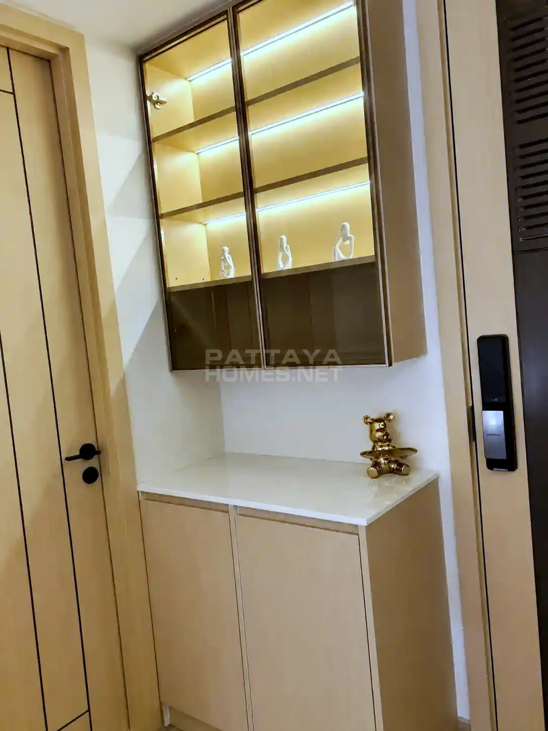 คอนโด 1 ห้องนอน ให้เช่าที่ Arom Wongamat – 10