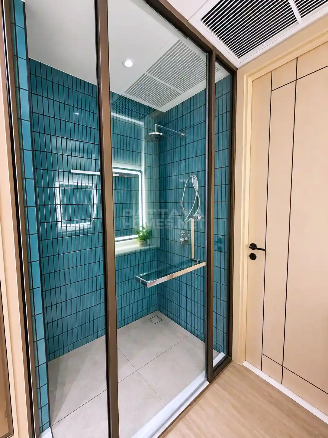 คอนโด 1 ห้องนอน ให้เช่าที่ Arom Wongamat – 12