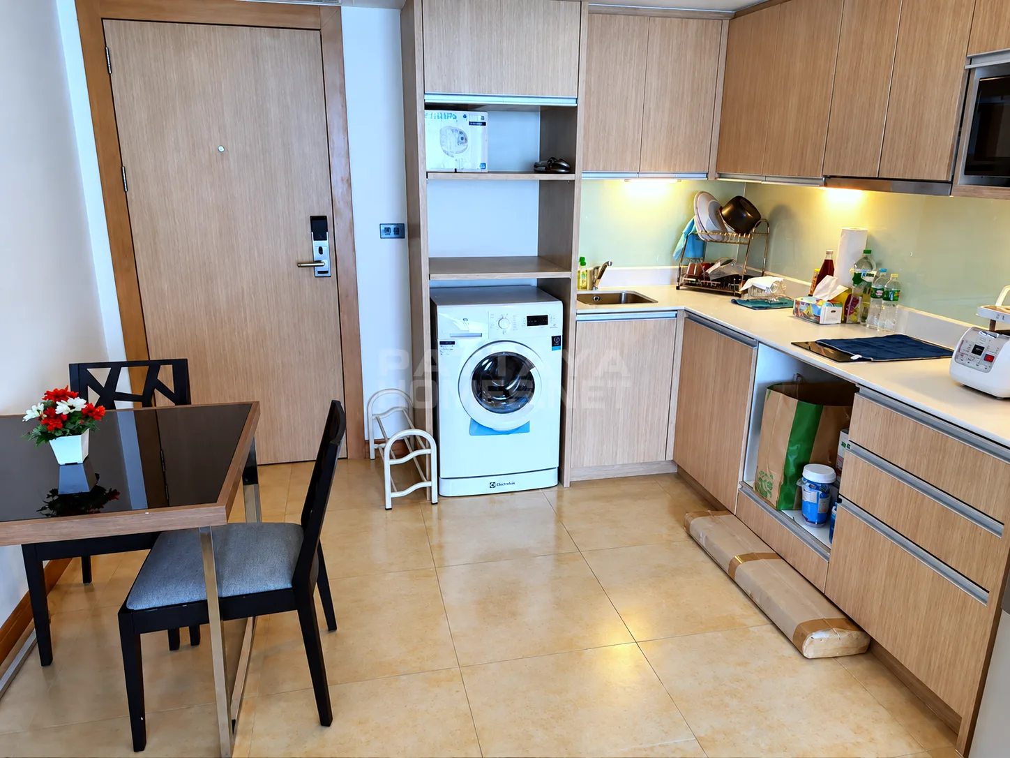 Lejlighed med 1 soveværelse til leje i The Cliff Condominium – 2
