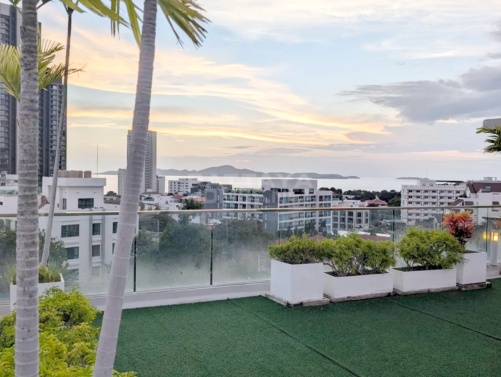 คอนโด 1 ห้องนอน ให้เช่าที่ Park Royal 3 – 13
