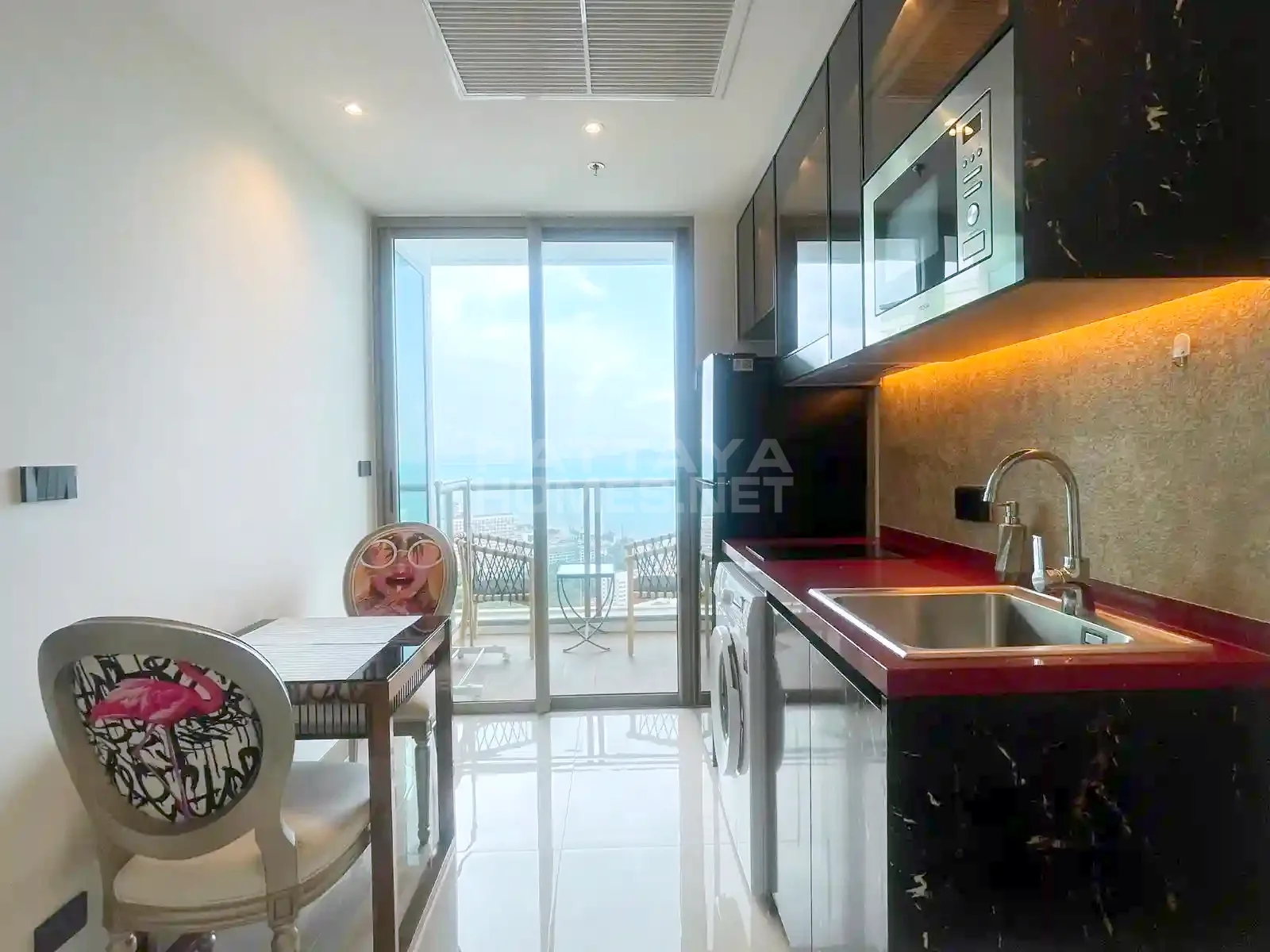 คอนโด 1 ห้องนอน ให้เช่าที่ Riviera Ocean Drive – 11