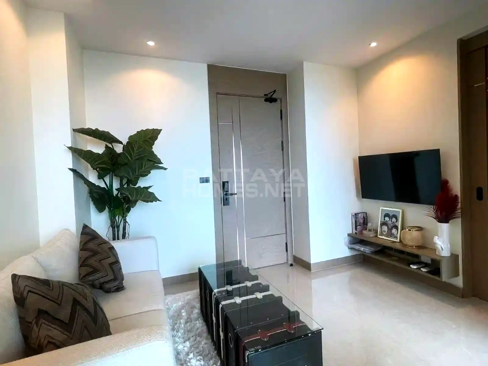 คอนโด 1 ห้องนอน ให้เช่าที่ Riviera Ocean Drive – 9