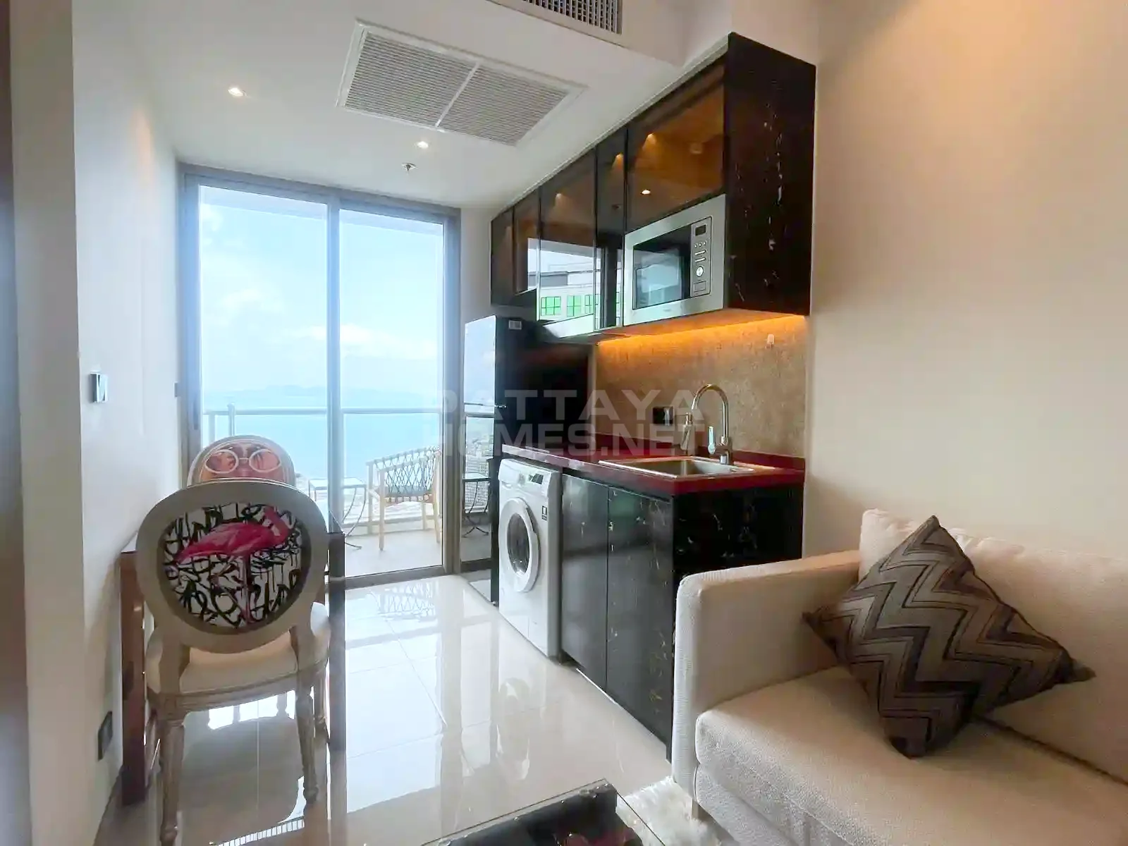 คอนโด 1 ห้องนอน ให้เช่าที่ Riviera Ocean Drive – 12