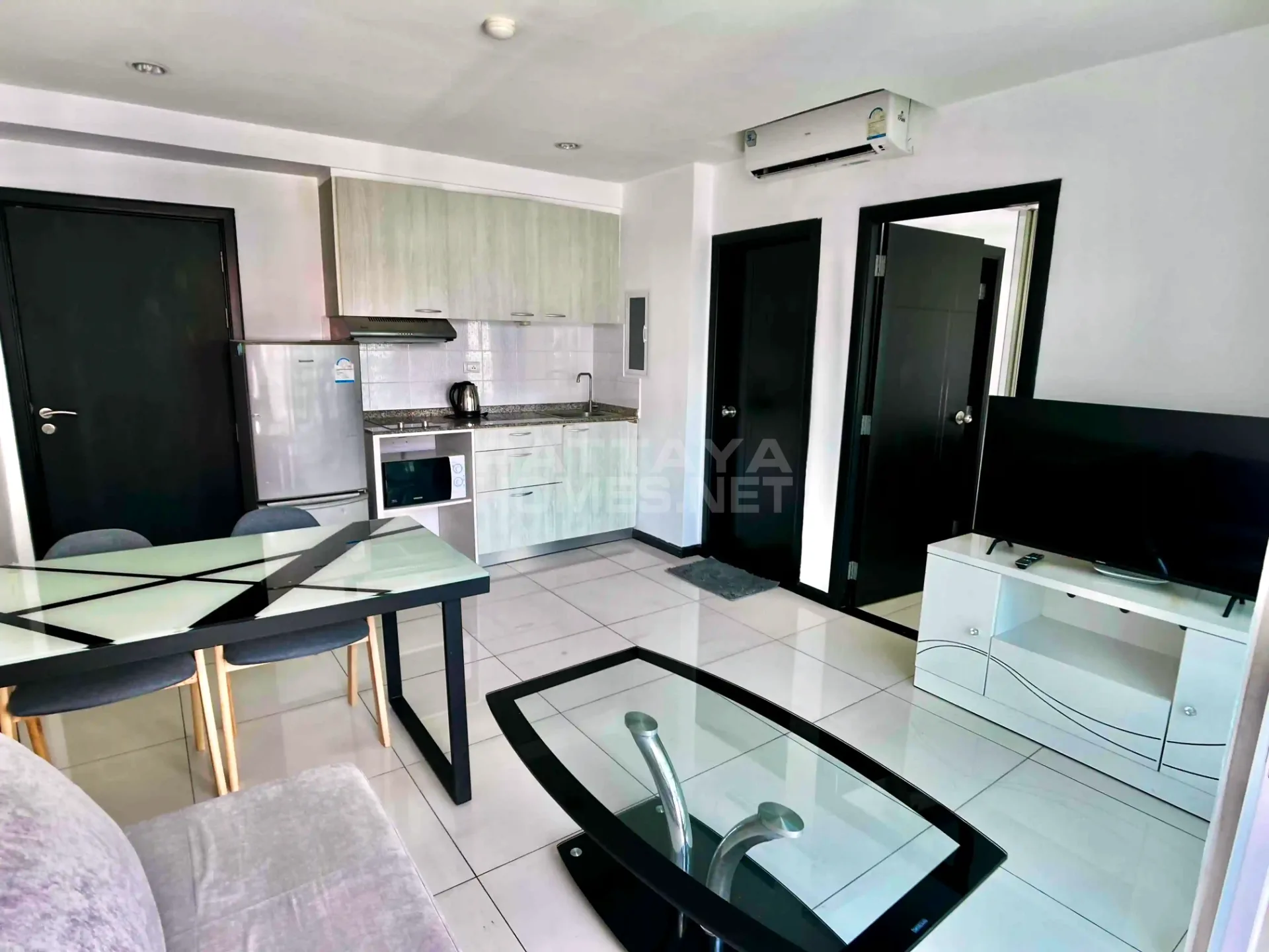 1-bedroom condo for rent in Siam Oriental Garden 2 – 4