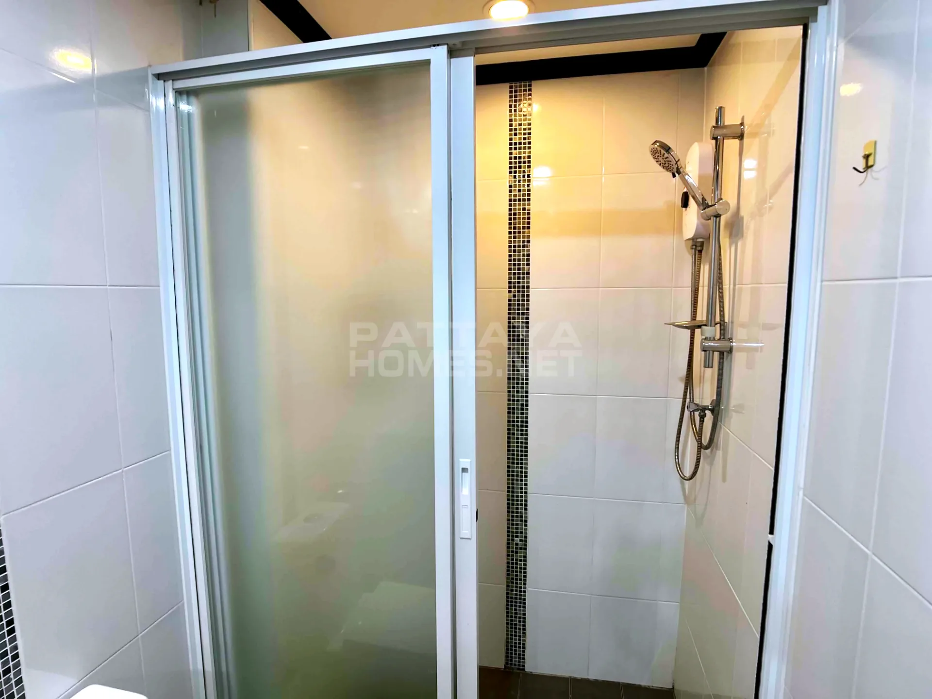1-bedroom condo for rent in Siam Oriental Garden 2 – 11