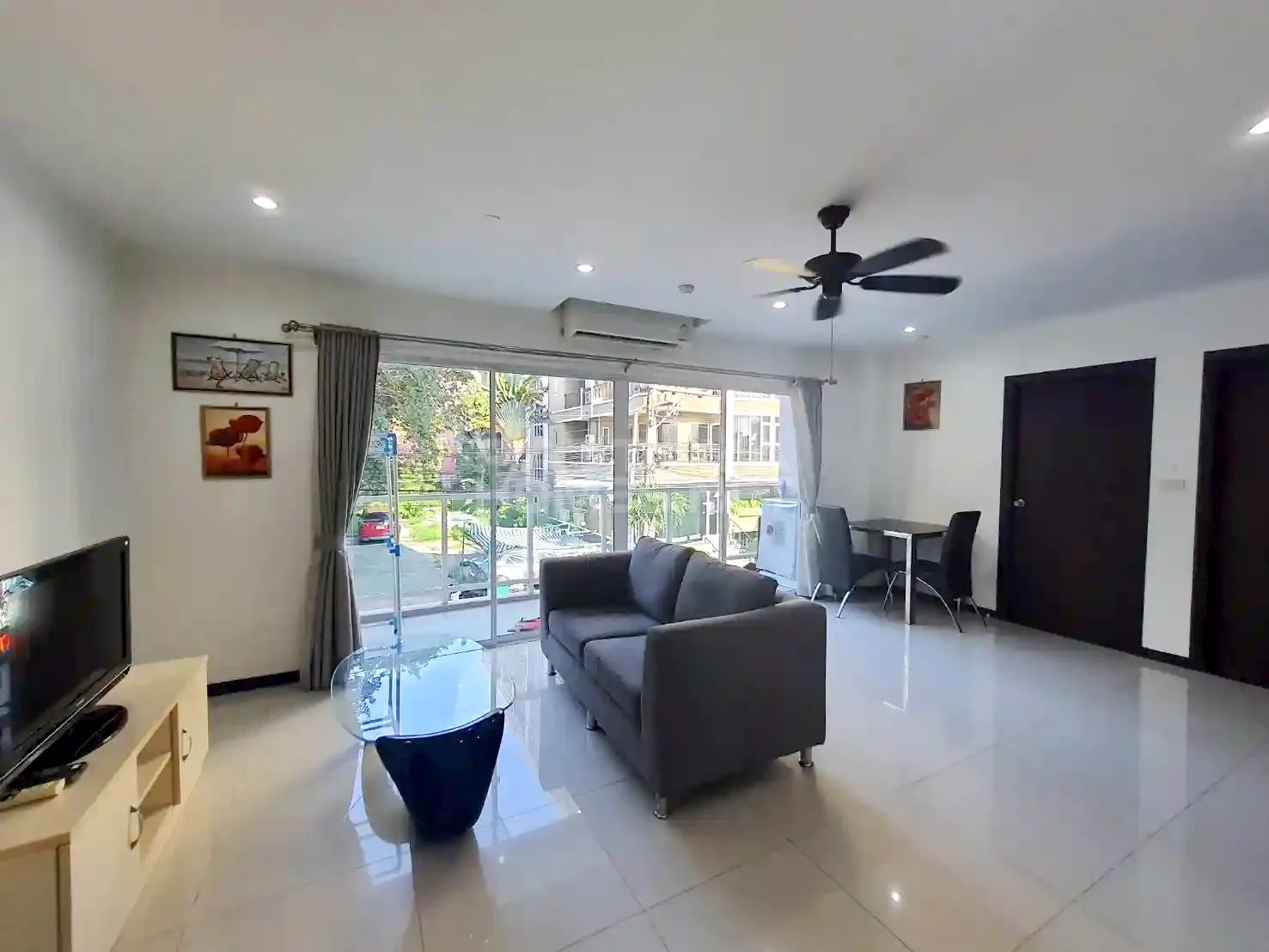1-bedroom condo for rent in Siam Oriental Garden 1 – 3