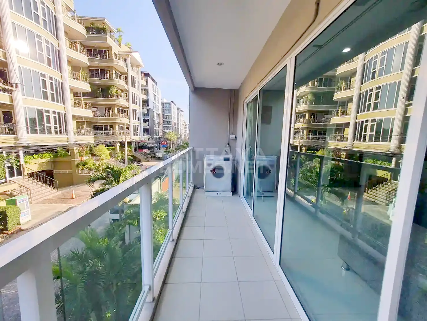1-bedroom condo for rent in Siam Oriental Garden 1 – 10