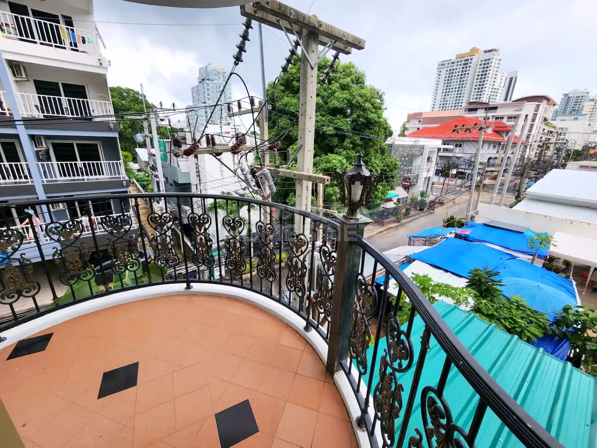 Studio for rent in Siam Oriental Condominium – 11