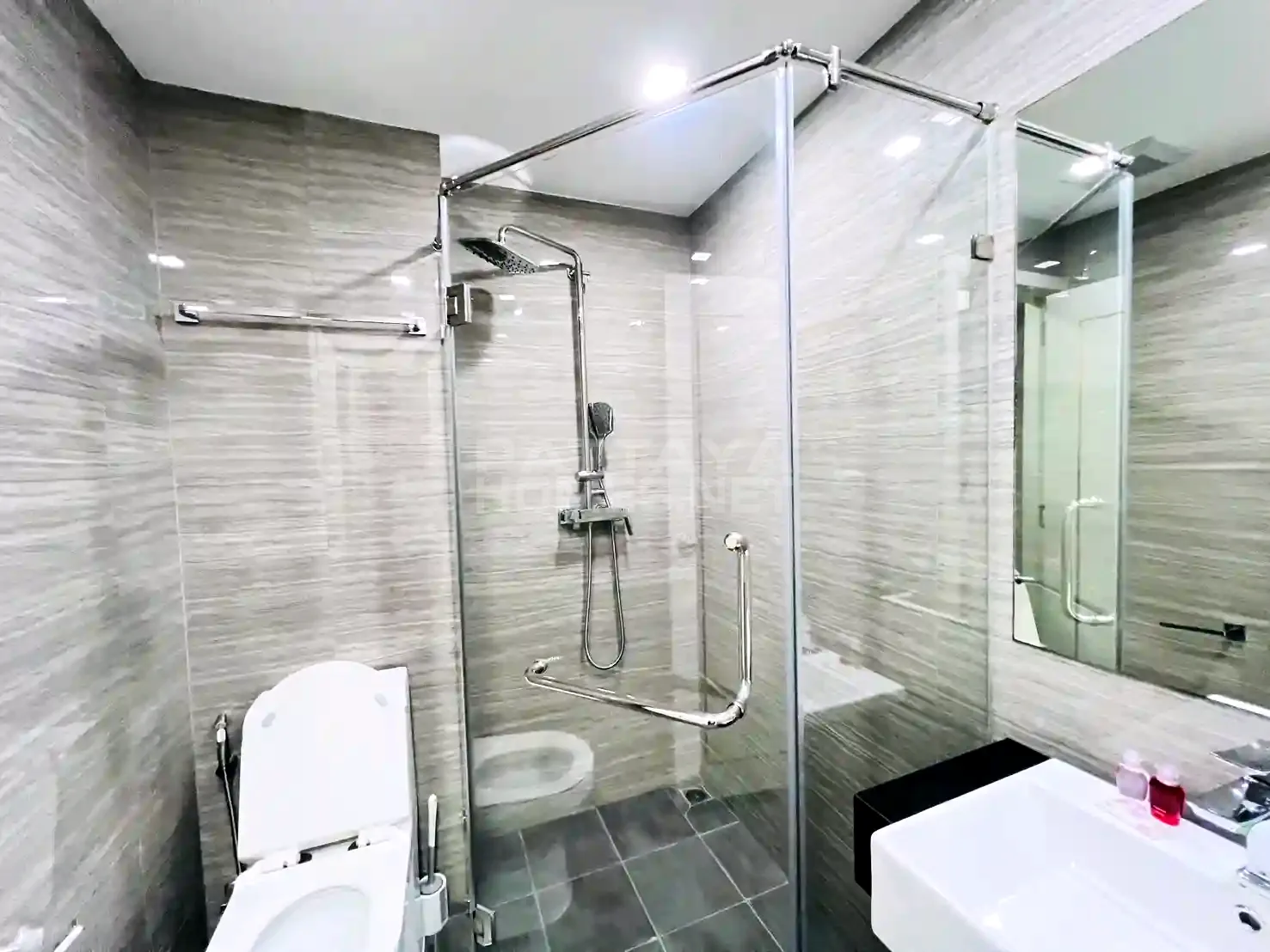 Studio for rent in Siam Oriental Star – 9
