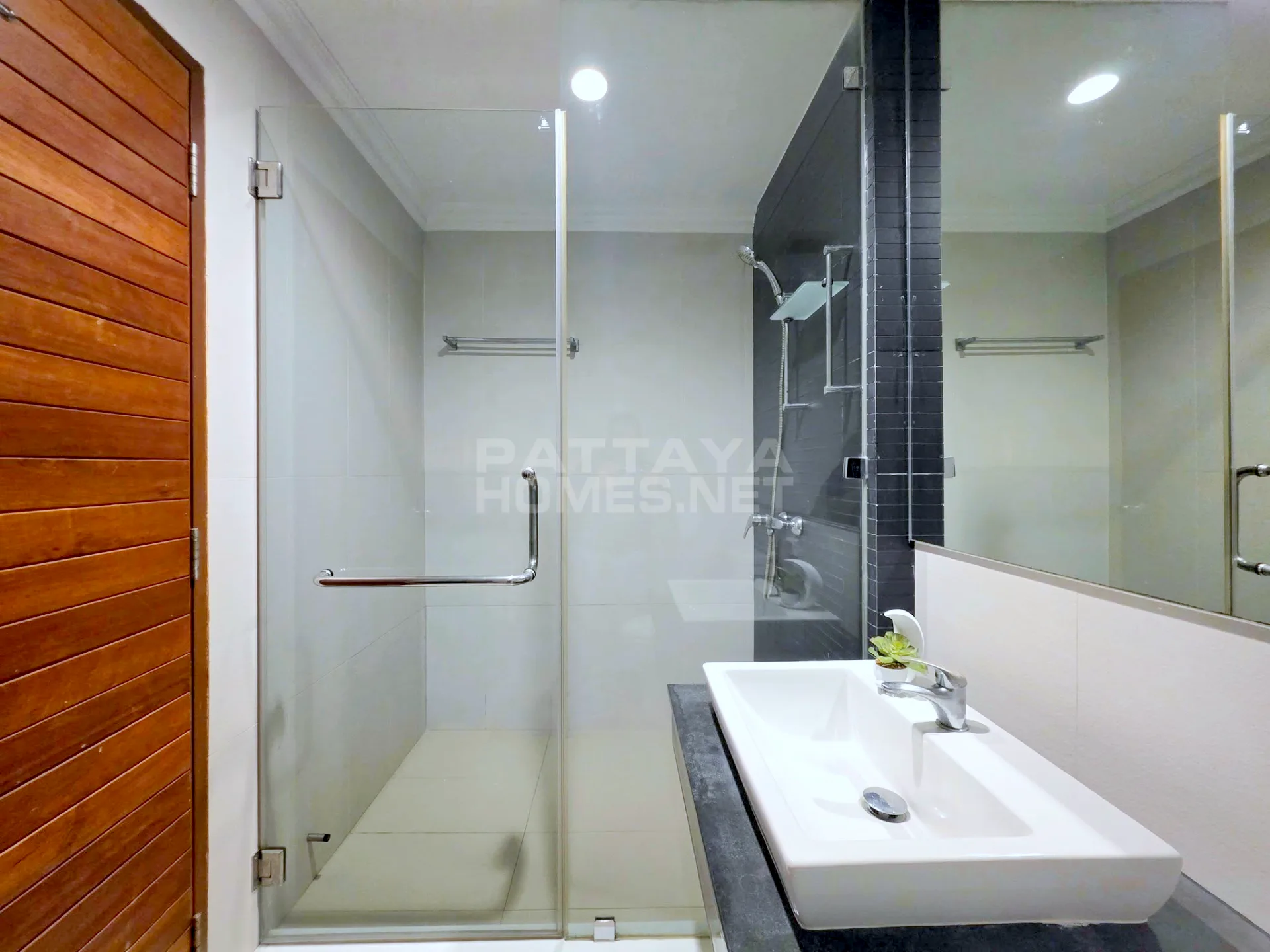 1-bedroom condo for rent in The Axis Pattaya – 11