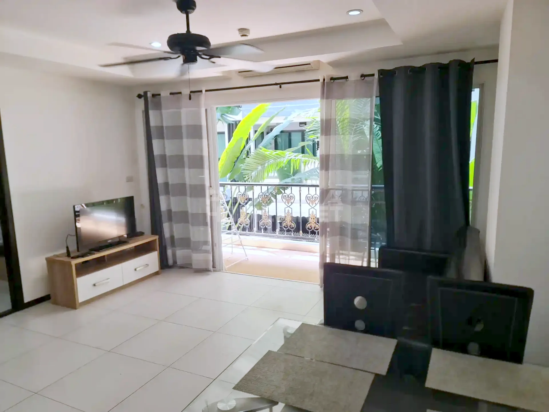 1-bedroom condo for rent in Siam Oriental Twins – 2