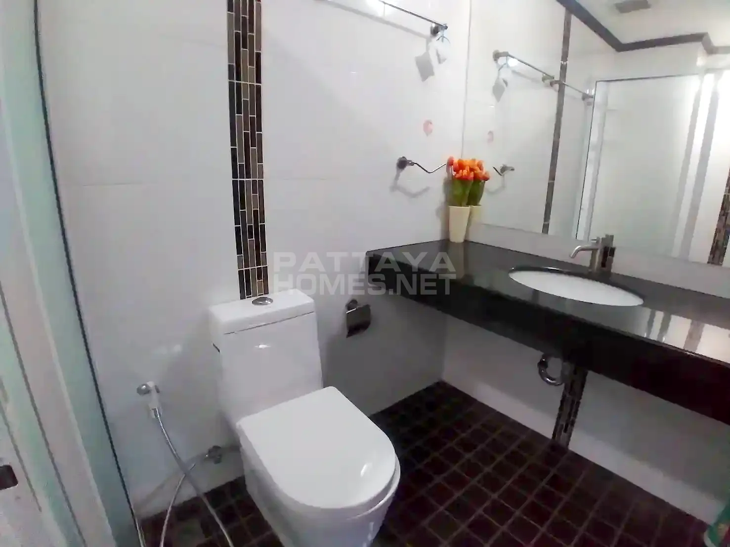 1-bedroom condo for rent in Siam Oriental Garden 1 – 7