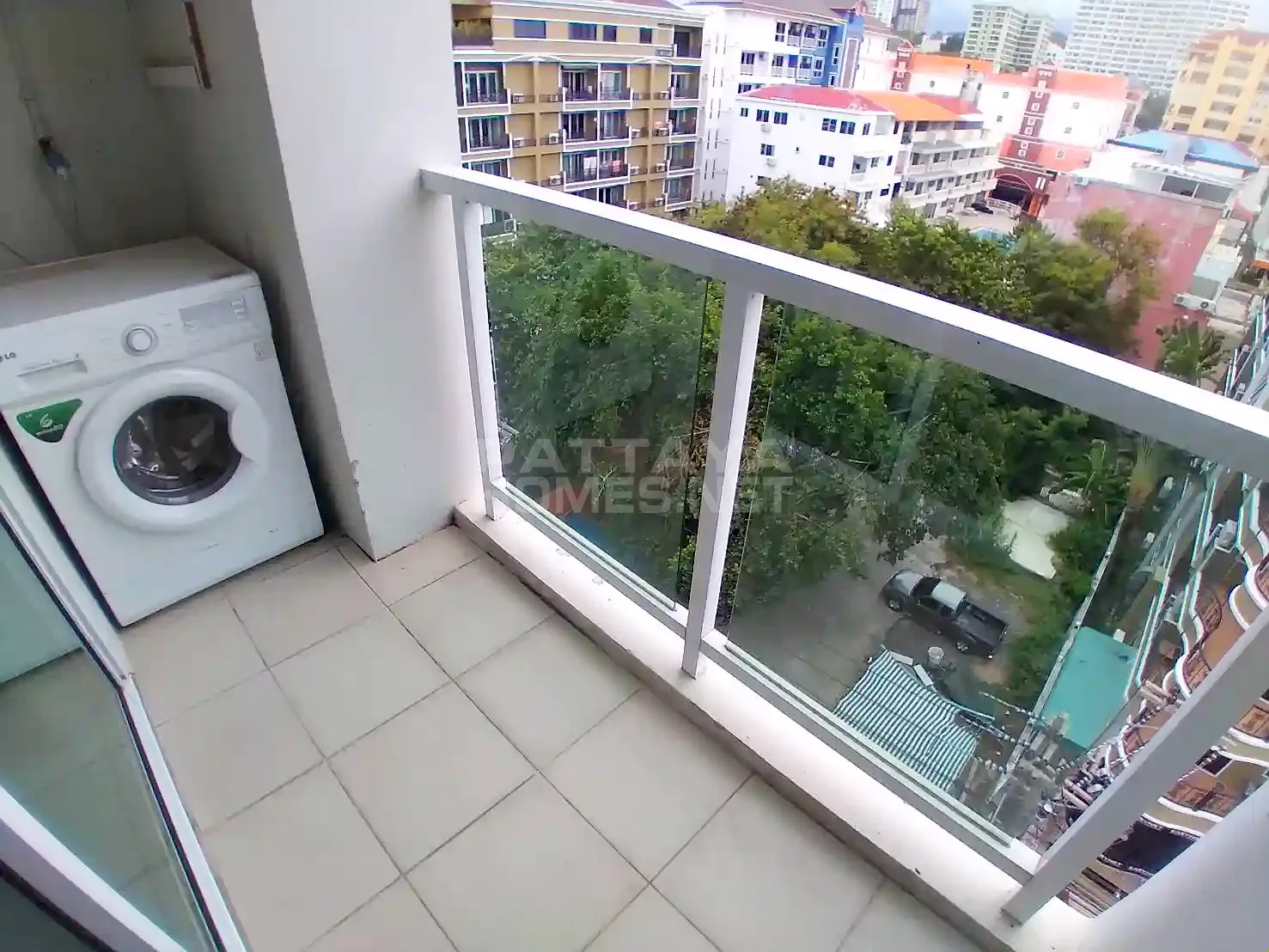 1-bedroom condo for rent in Siam Oriental Garden 1 – 10