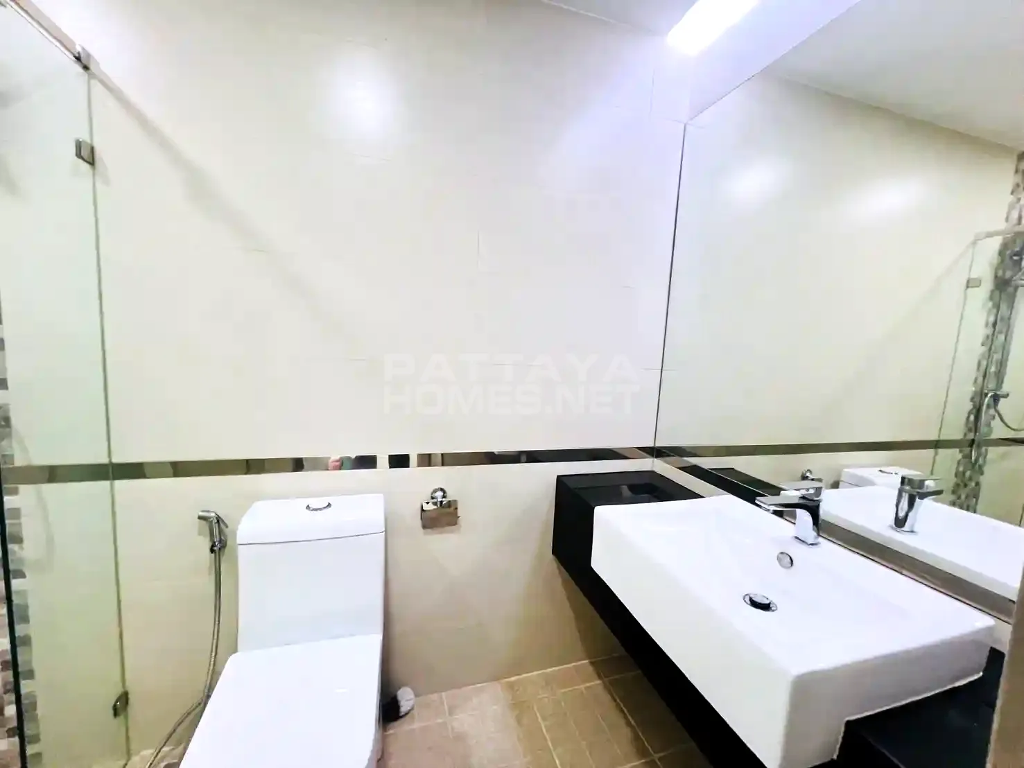 Studio for rent in Siam Oriental Plaza – 5