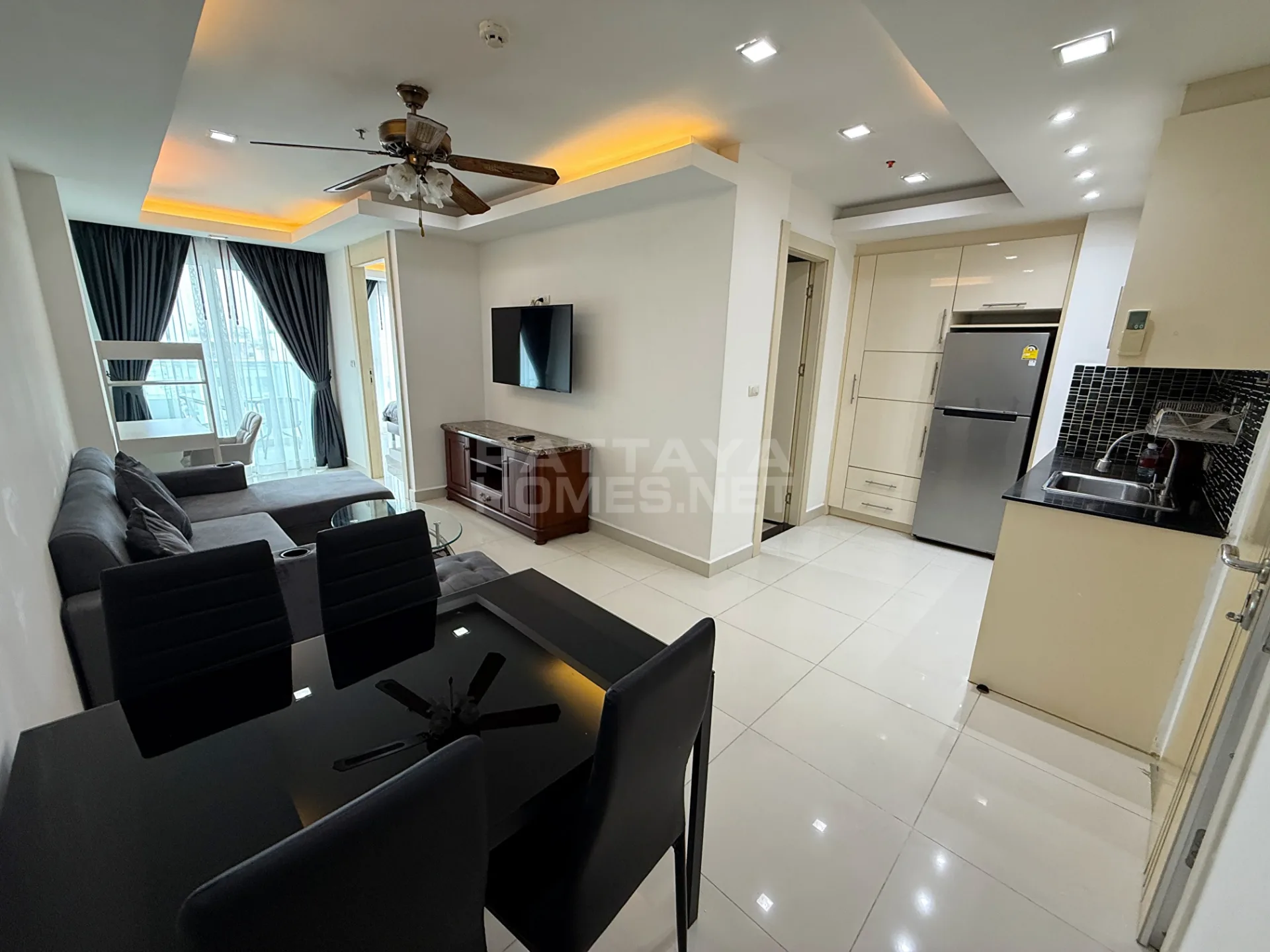 คอนโด 1 ห้องนอน ให้เช่าที่ Cozy Beach View – 2