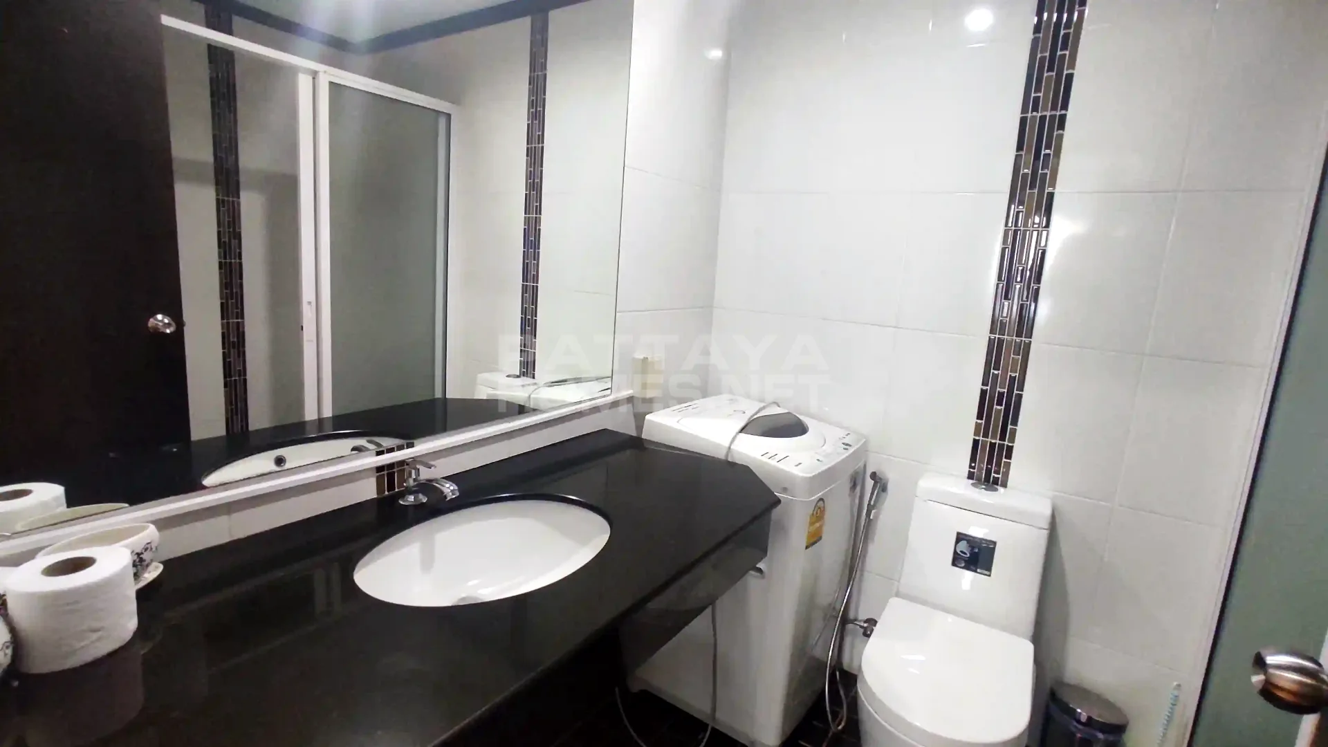 1-bedroom condo for rent in Siam Oriental Garden 1 – 8