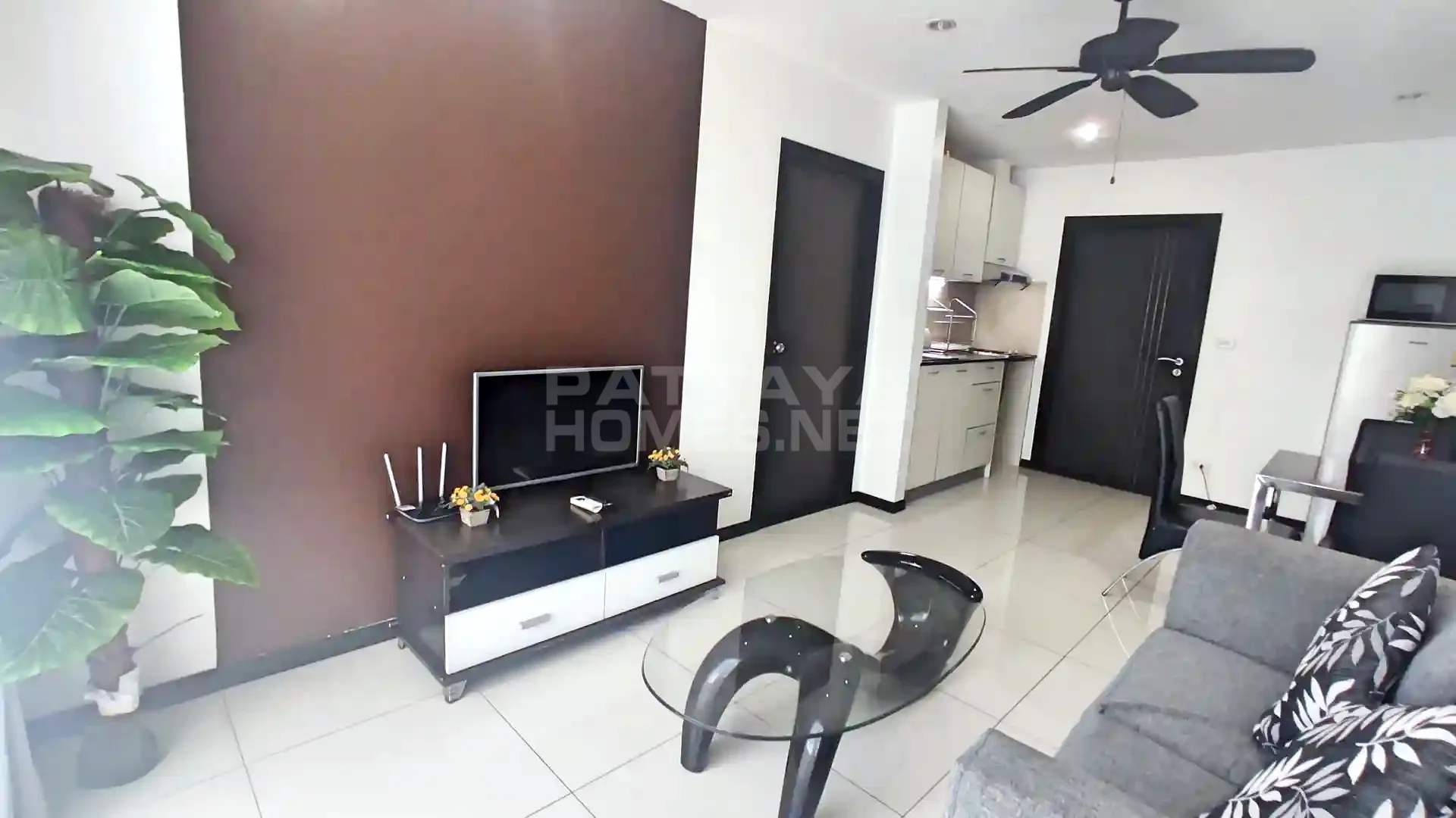1-bedroom condo for rent in Siam Oriental Garden 1 – 3