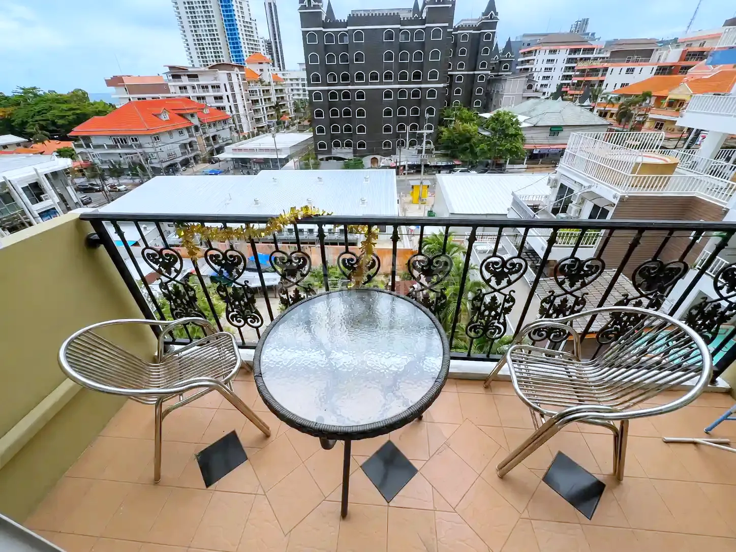 Studio for rent in Siam Oriental Condominium – 7