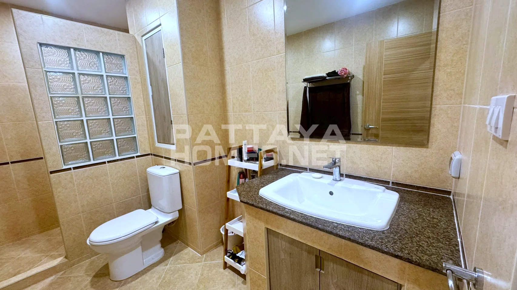 1-bedroom condo for sale in Nordic Park Hill – 10
