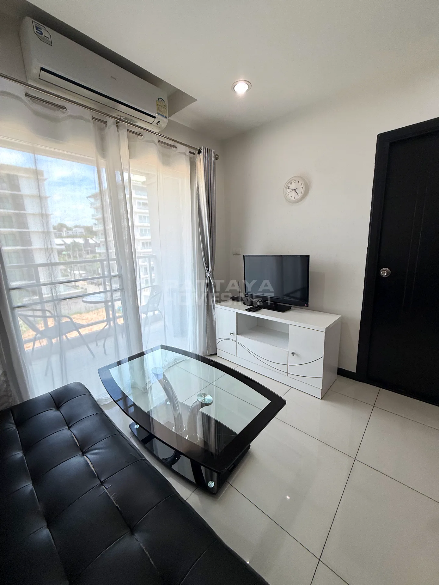 1-bedroom condo for sale in Siam Oriental Garden 2 – 4