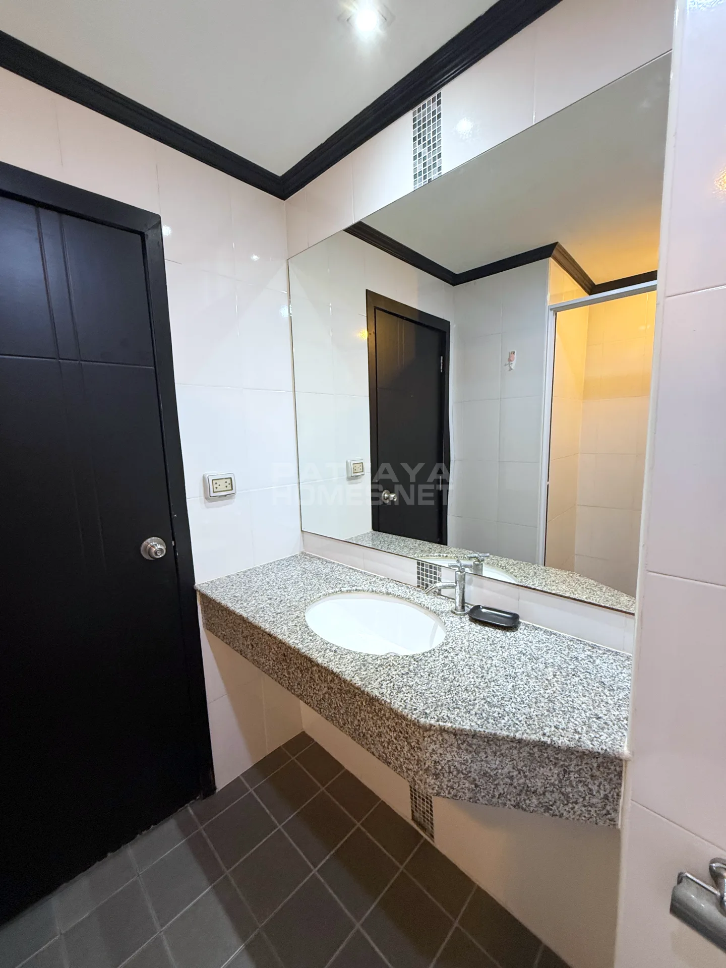 1-bedroom condo for sale in Siam Oriental Garden 2 – 10