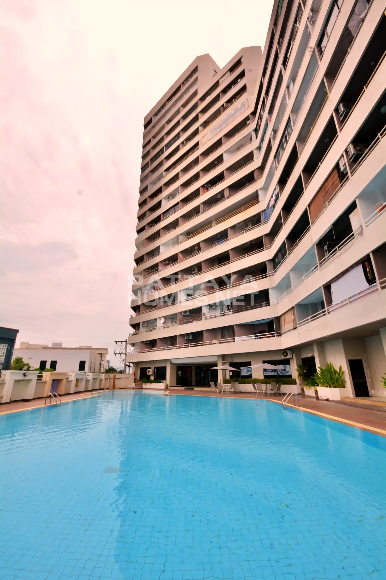 Angket Condominium开间出售 – 2