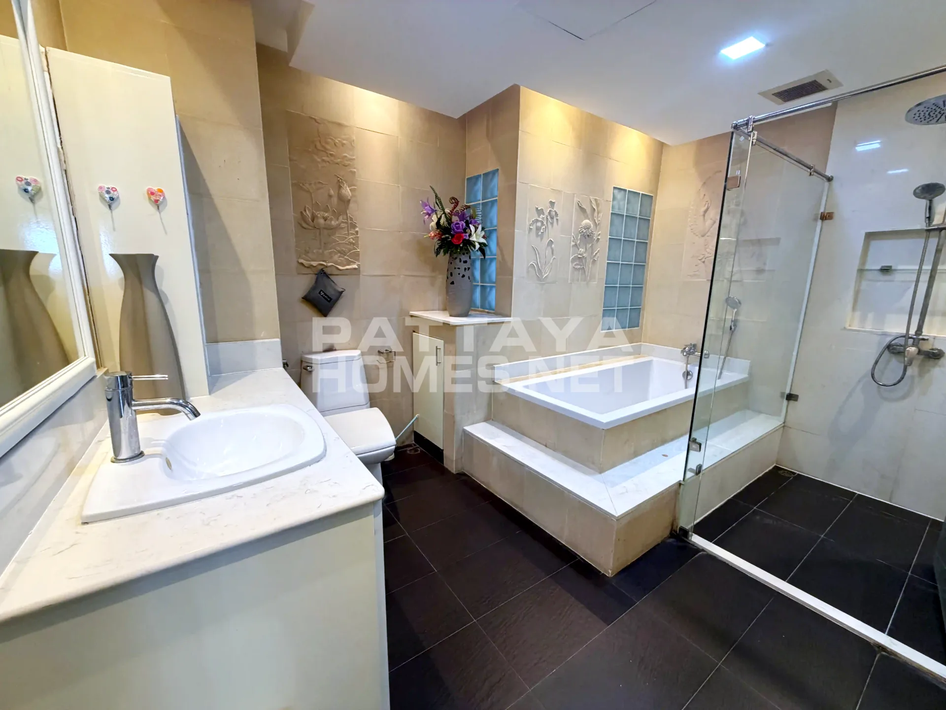 1-bedroom condo for sale in Baan Suan Lalana – 12