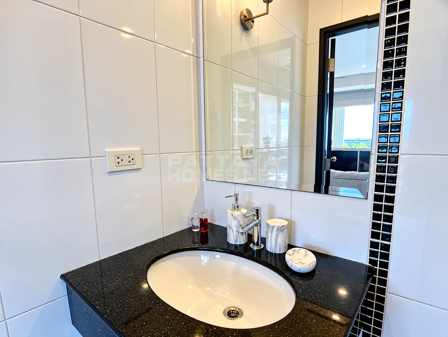 Studio for sale in Siam Oriental Twins – 14