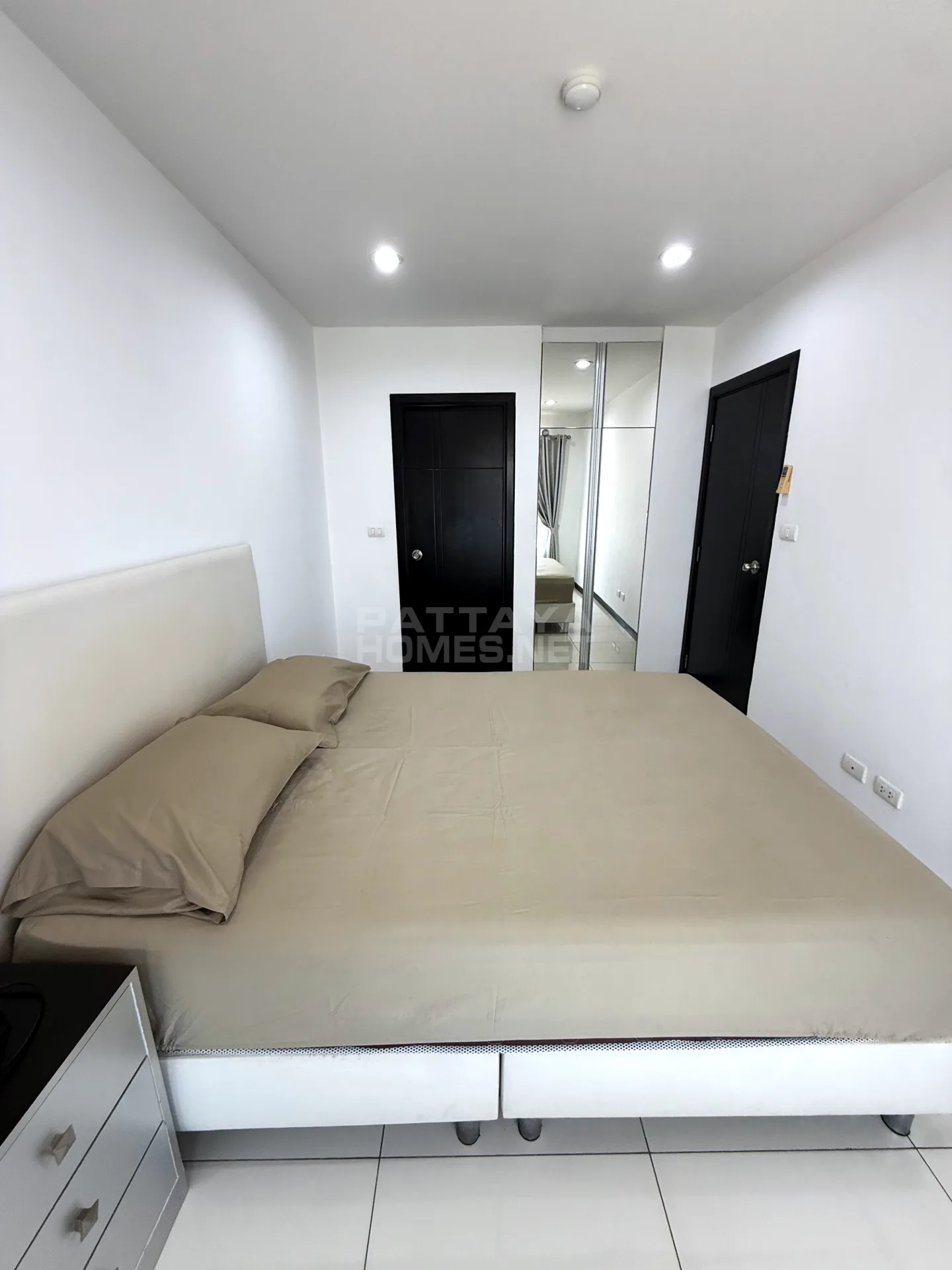 1-bedroom condo for sale in Siam Oriental Garden 2 – 7