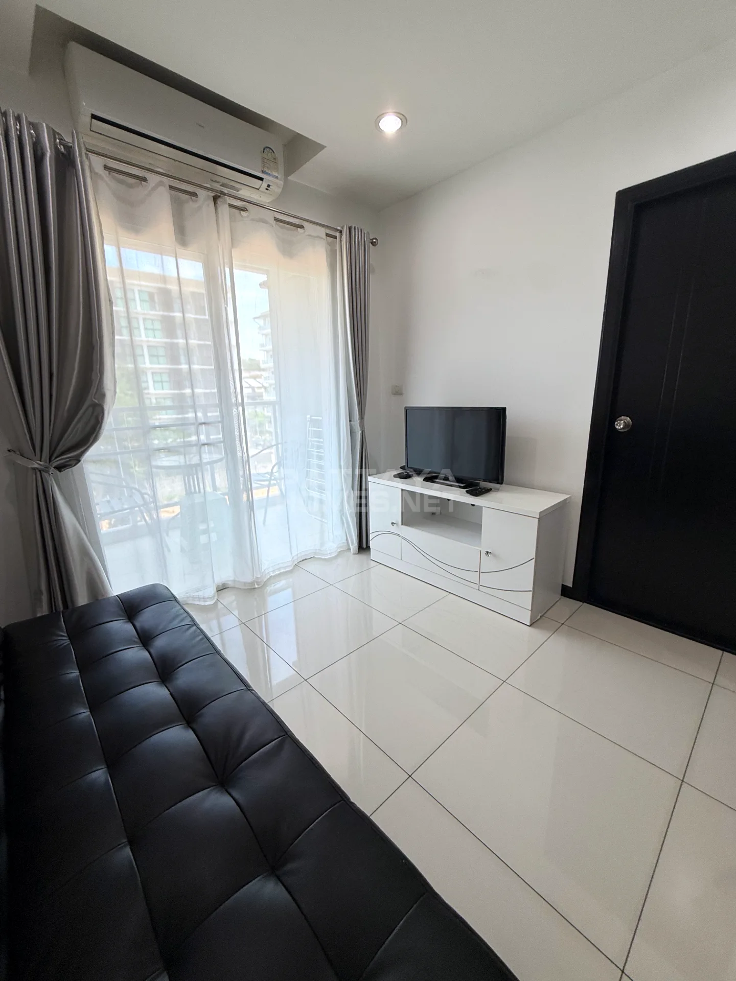 1-bedroom condo for sale in Siam Oriental Garden 2 – 4