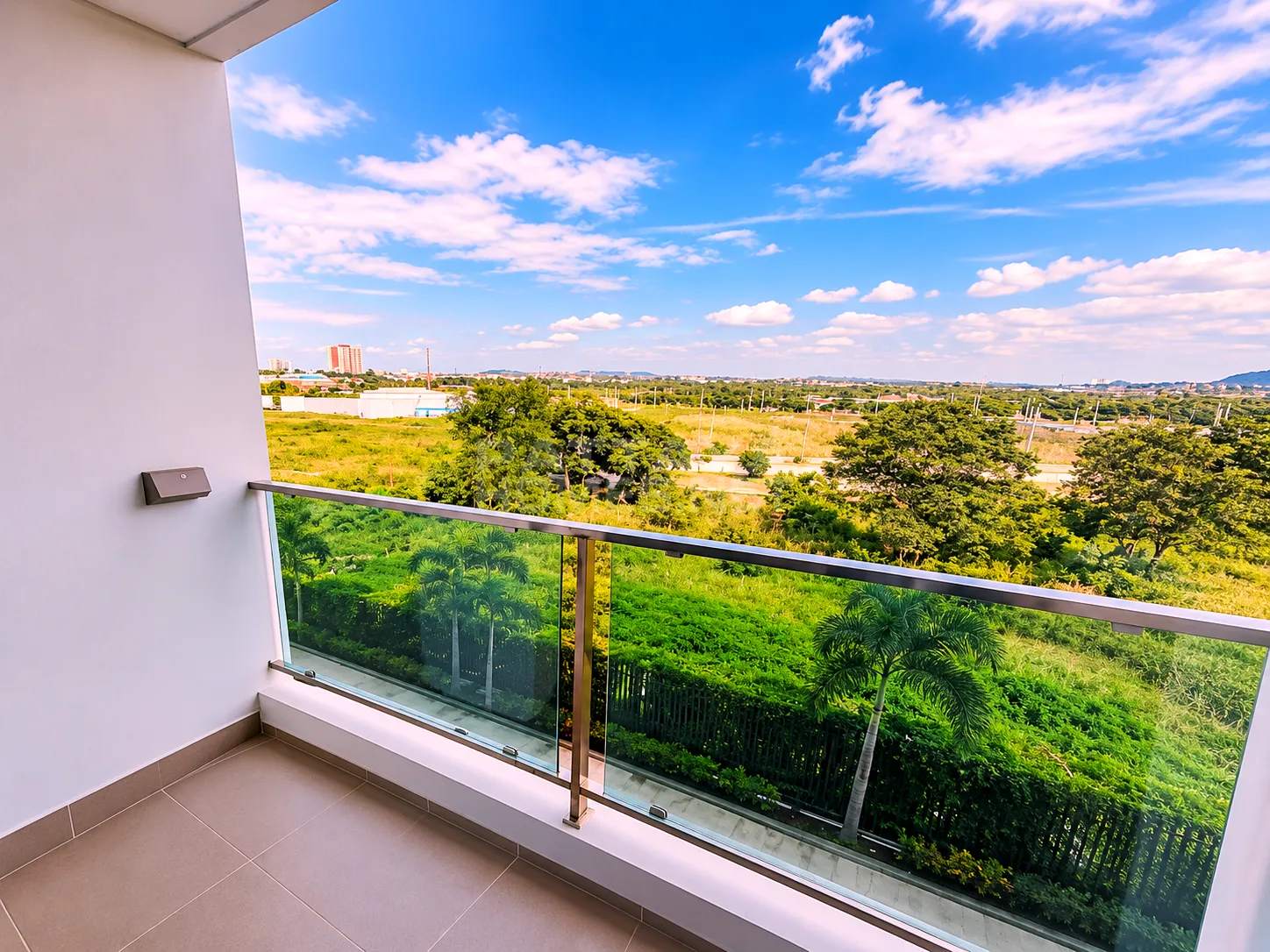 Студия на продажу в Dusit Grand Park 1 – 5