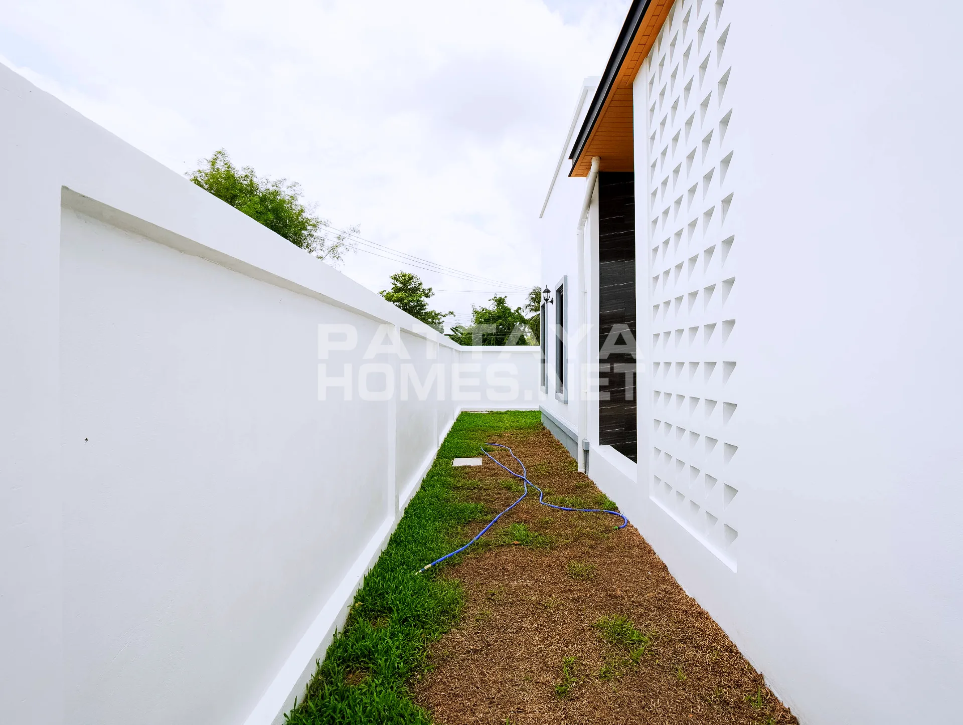 House for sale in Detached House 3bed, 2bath, 2 parking space – 3