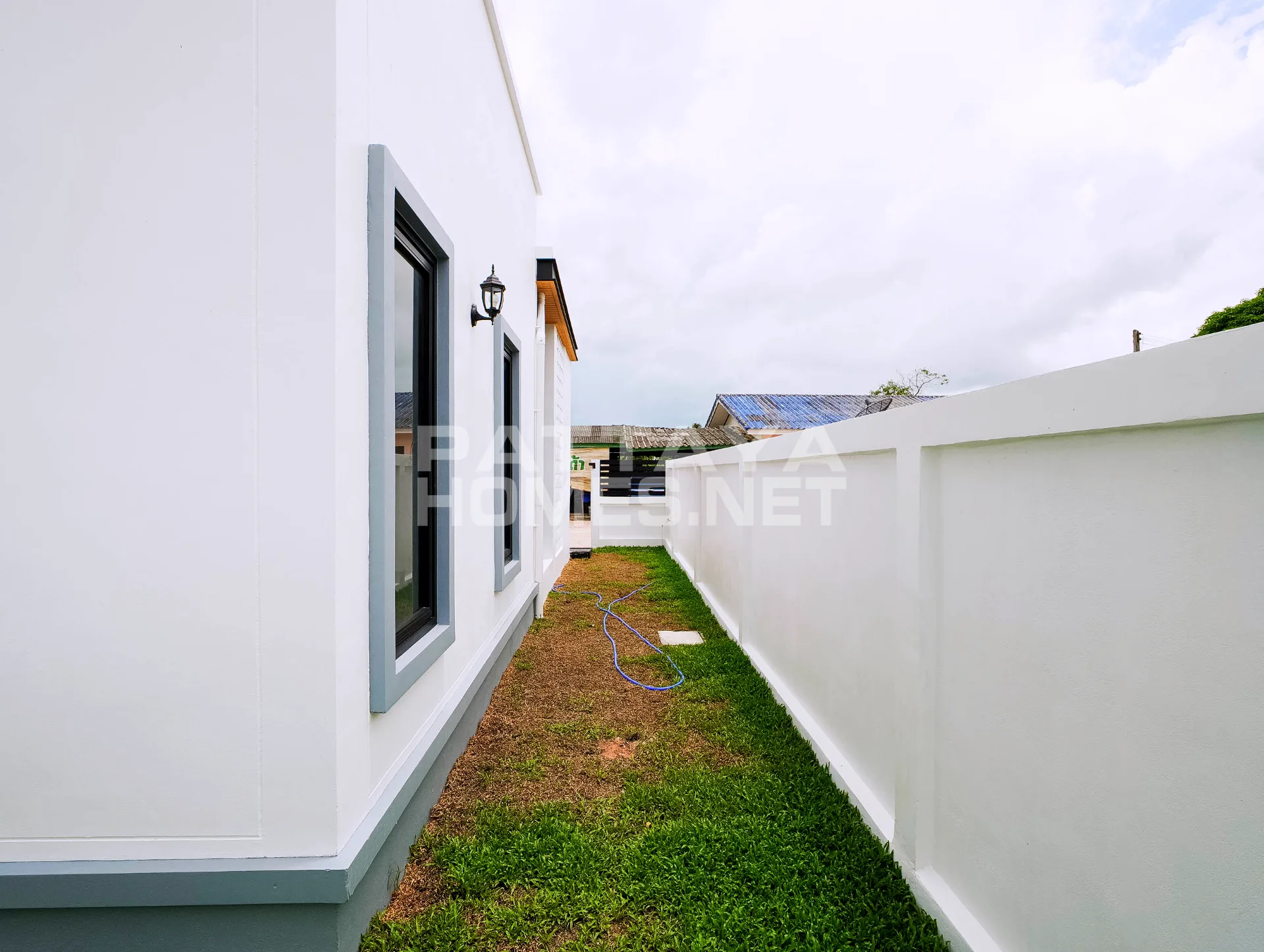 House for sale in Detached House 3bed, 2bath, 2 parking space – 14