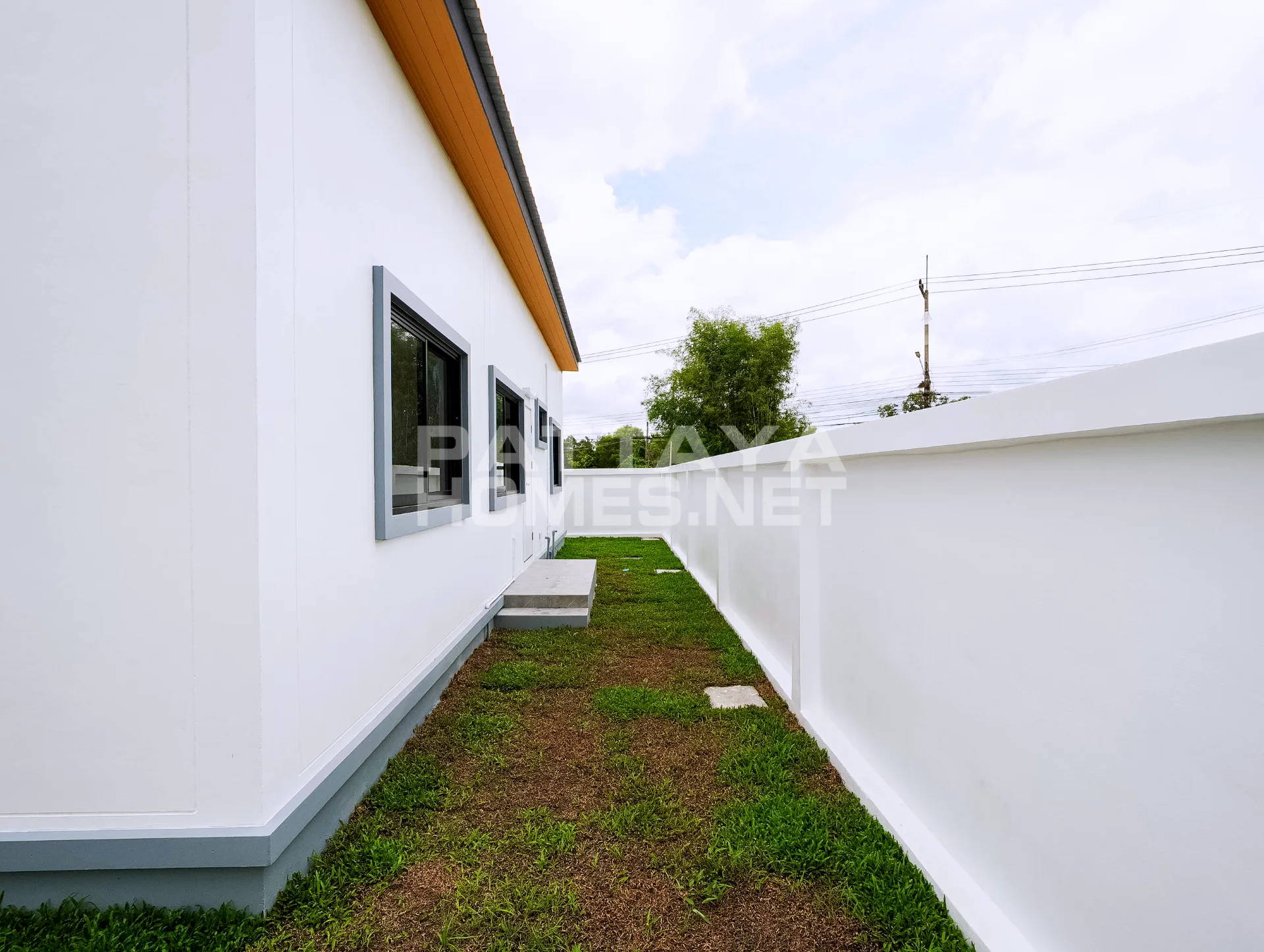 House for sale in Detached House 3bed, 2bath, 2 parking space – 12