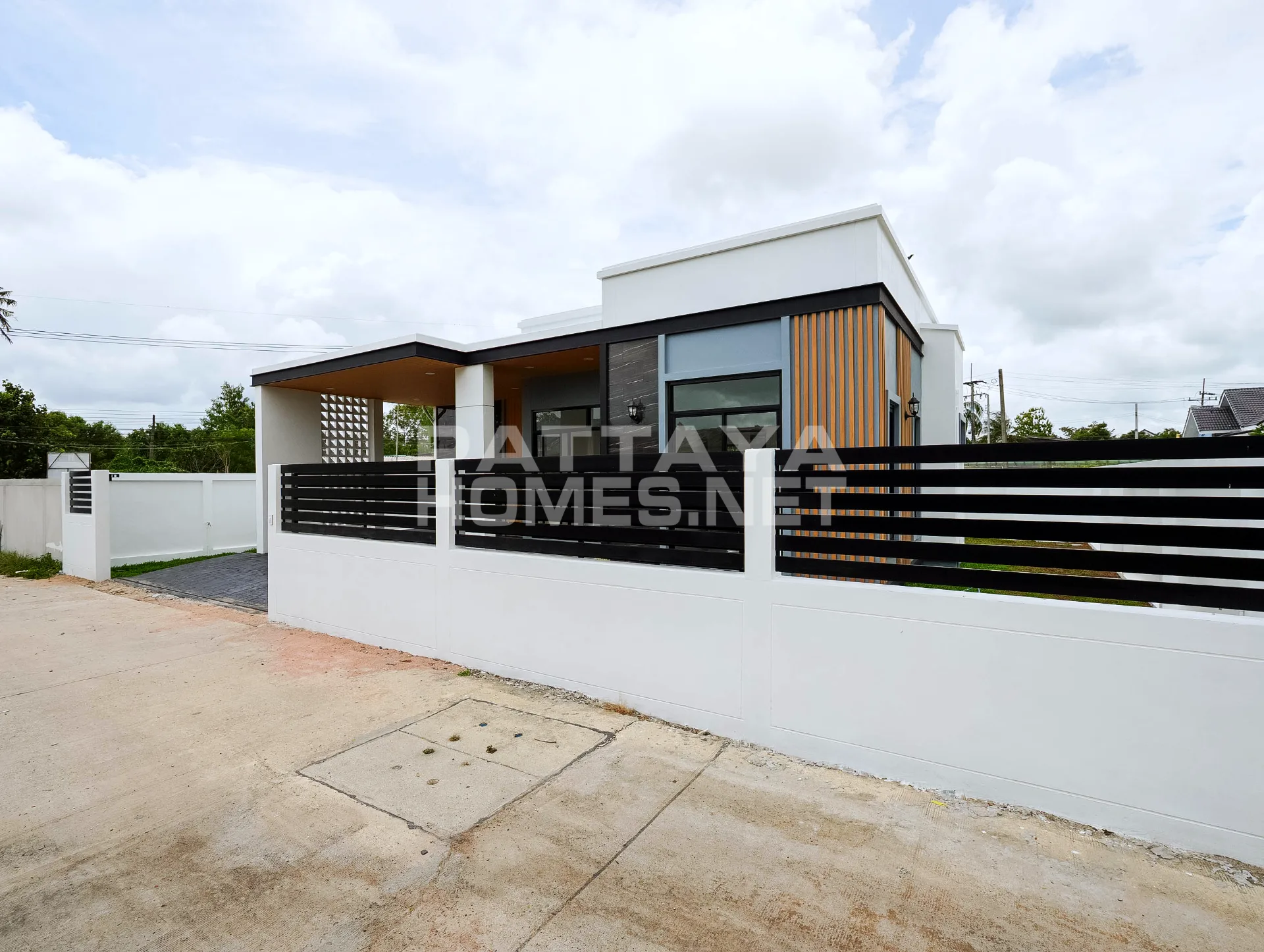 House for sale in Detached House 3bed, 2bath, 2 parking space – 7
